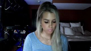 Cora9 Video  [MFC Video] horny-slut jeune-mec peeing