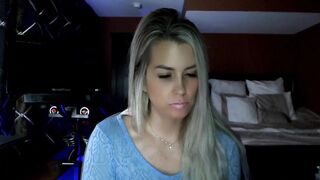 Cora9 Video  [MFC Video] horny-slut jeune-mec peeing