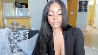 Kiera Video  [MFC Video] average-dick twerking live